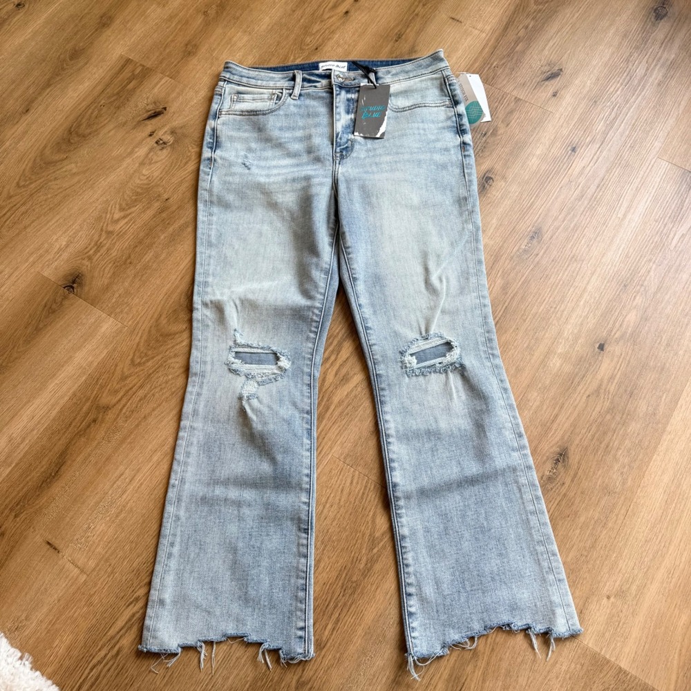 NWT Studio Blue Emma High Rise Cropped Bootcut Jeans Indigo Distressed Size 8/29